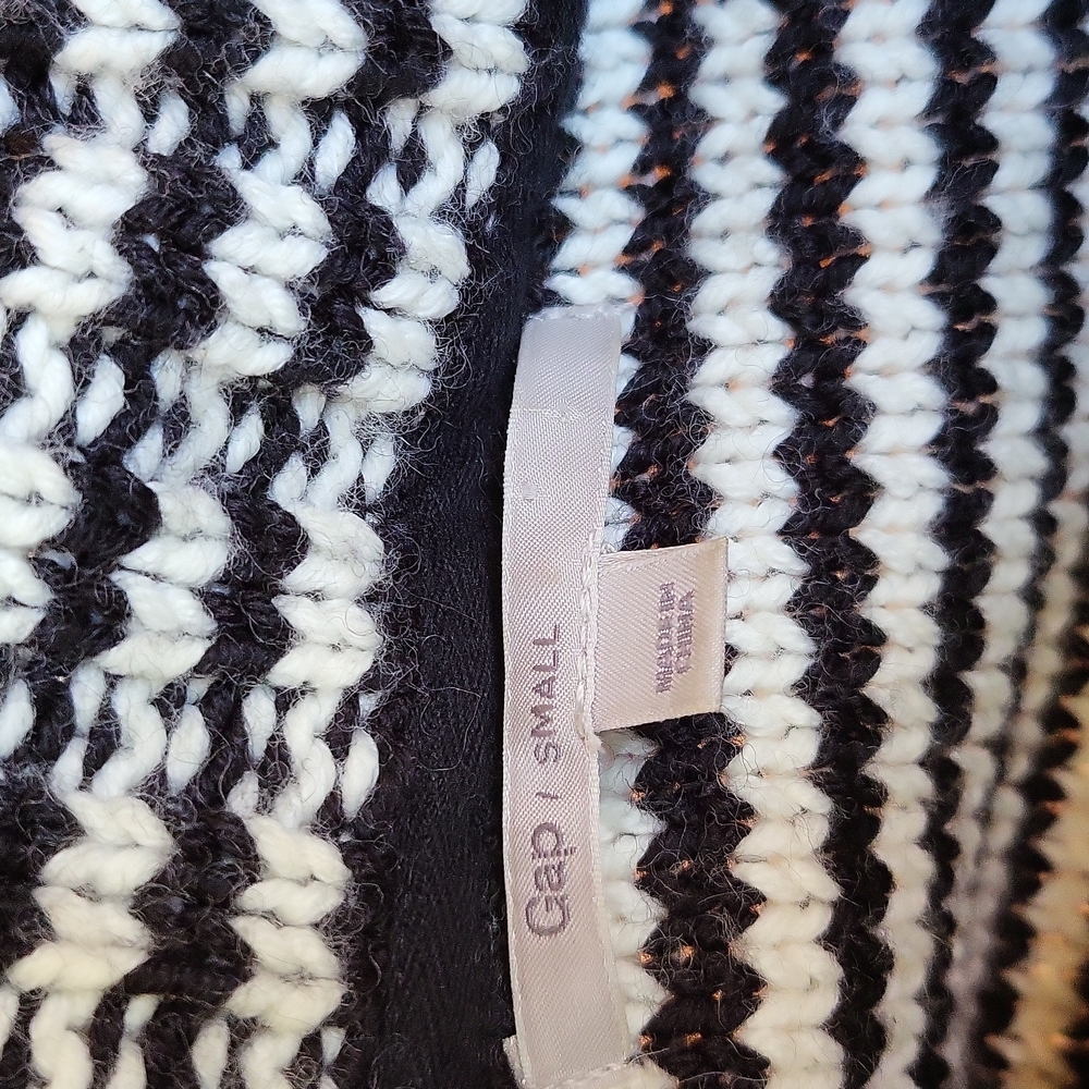 Gap Sweater Jacket - image 7